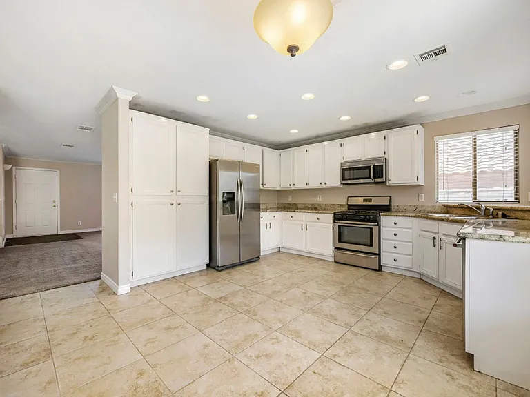 946 Saddle Horn Dr — Photo 11