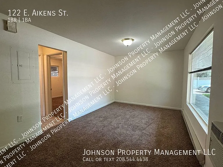 122 E Aikens Rd — Photo 5