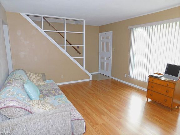 5th image of 1176 Curtis Ave