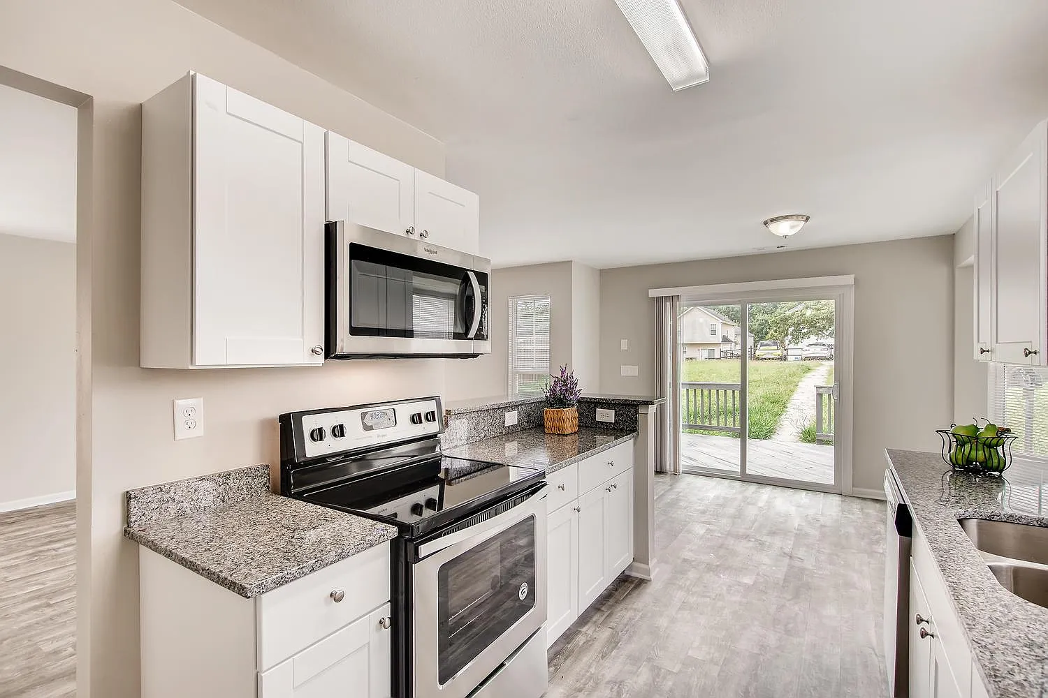 8011 Rolling Meadows Ln — Photo 3