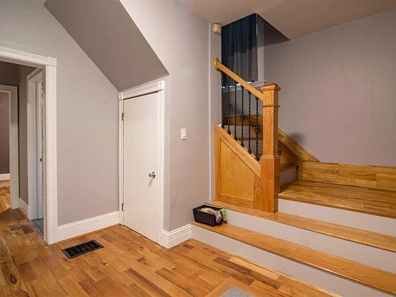 5th image of 3625 Vine St