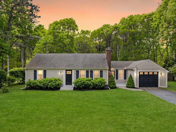 9 Cogswell Path, West Yarmouth, MA 02673