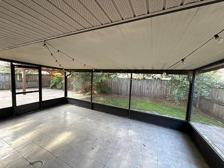 1215 Tuxford Dr — Photo 12
