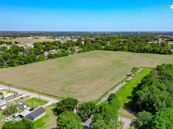 0 W Leblanc St, Winnie, TX 77665