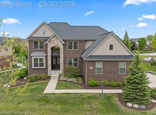 41740 Steinbeck Gln, Novi, MI 48377