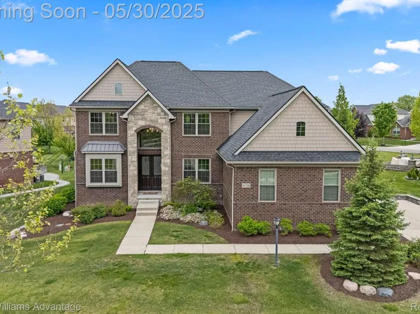 41740 Steinbeck Gln, Novi, MI 48377