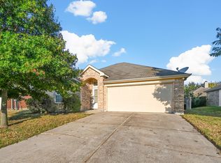 824 W Bend Blvd, Burleson, TX 76028