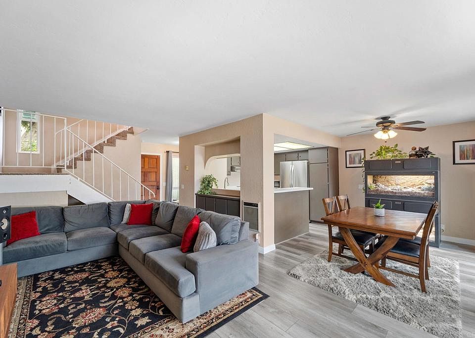 1st image of 686 Ascot Dr