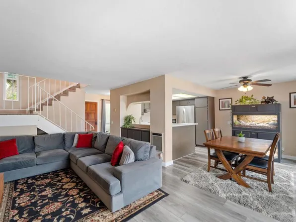 686 Ascot Dr, Vista, CA 92083