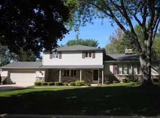 180 Arbor Ln, Green Bay, WI 54301