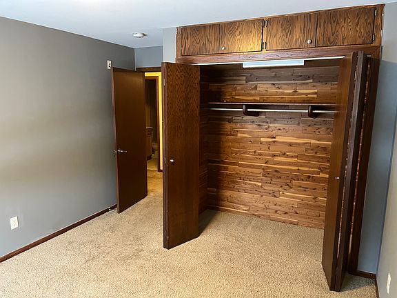 5th image of 4350 Parklawn Ave APT 104