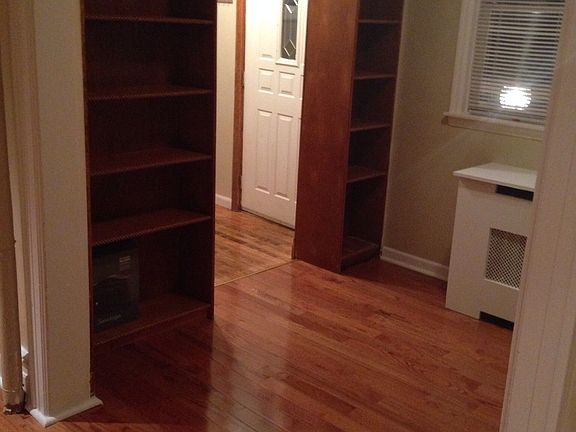 3rd image of 23 Woodbine St
