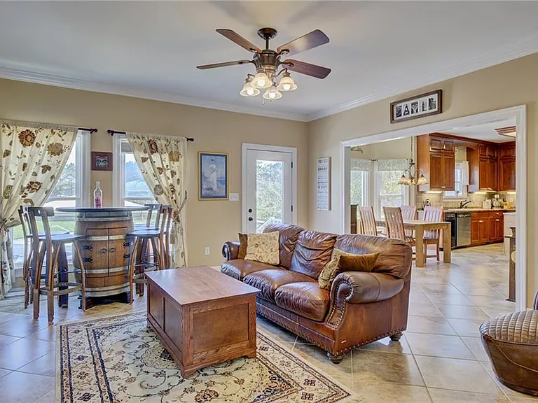 12325 Six Ponds Ln — Photo 25
