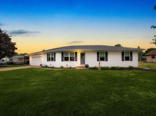 707 E Cedar Ave, Holmen, WI 54636