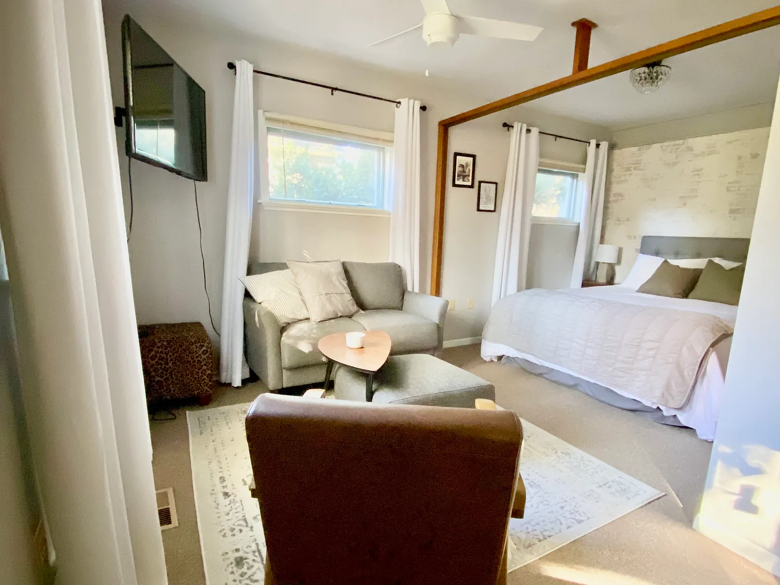 Studio, 450 sqft, $1,250 — Photo 3