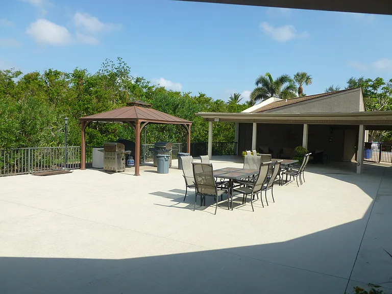 1600 NE Dixie Hwy #10-203 — Photo 30