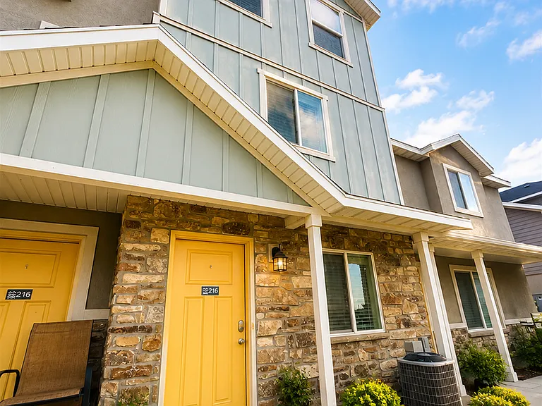 216 N 750 E — Photo 1