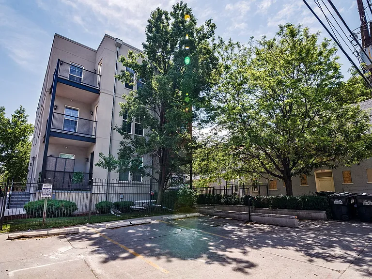 1721 N Marion St — Photo 14