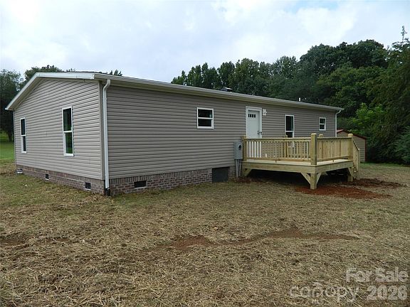 5th image of 3944 Hollywood Ridge Rd NE