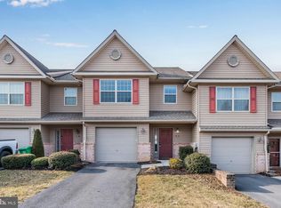 10 Brook Side Dr, Carlisle, PA 17013