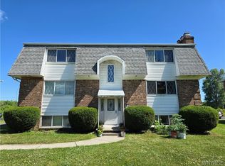 6301 Robinson Rd, Lockport, NY 14094