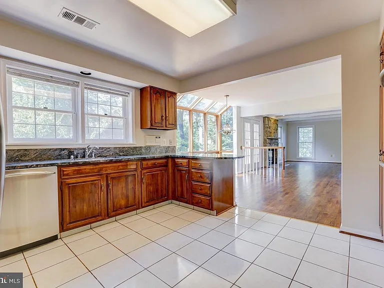 9548 Fox Hollow Dr — Photo 20