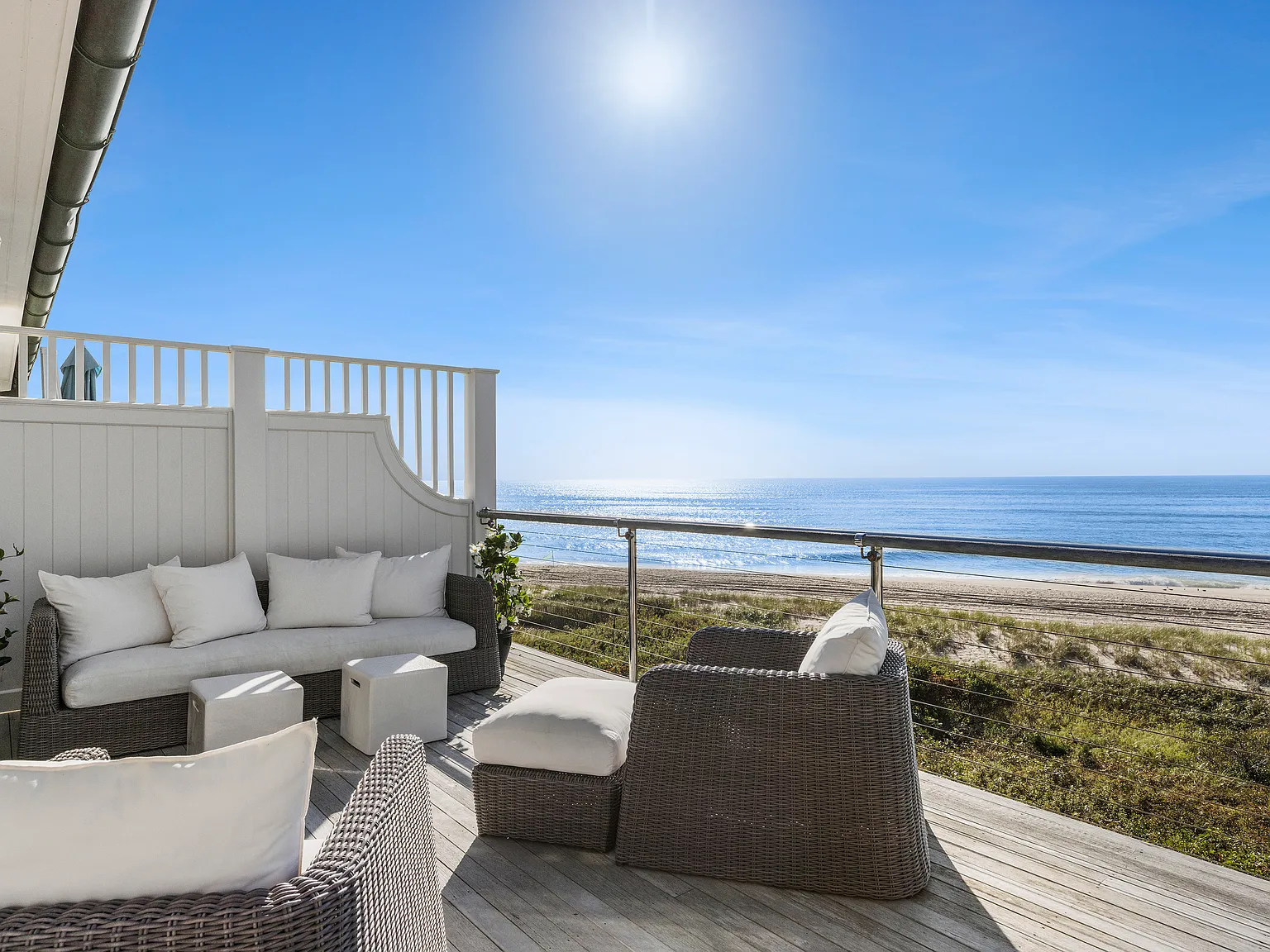 The Residences At Gurney's - Beautiful Oceanfront Retreat — Photo 1