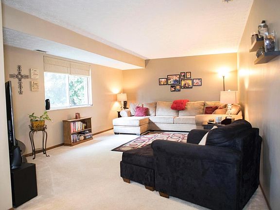 4th image of 7599 Sun Valley Ct