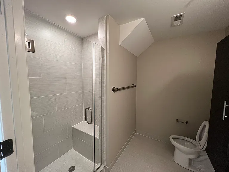 HIGHPOINT Clarendon Hills — Photo 35