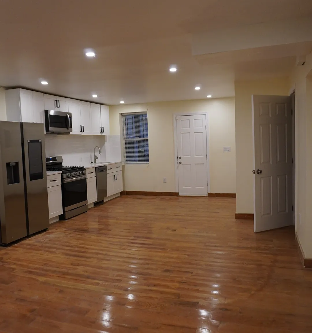 160 Washington Avenue — Photo 1