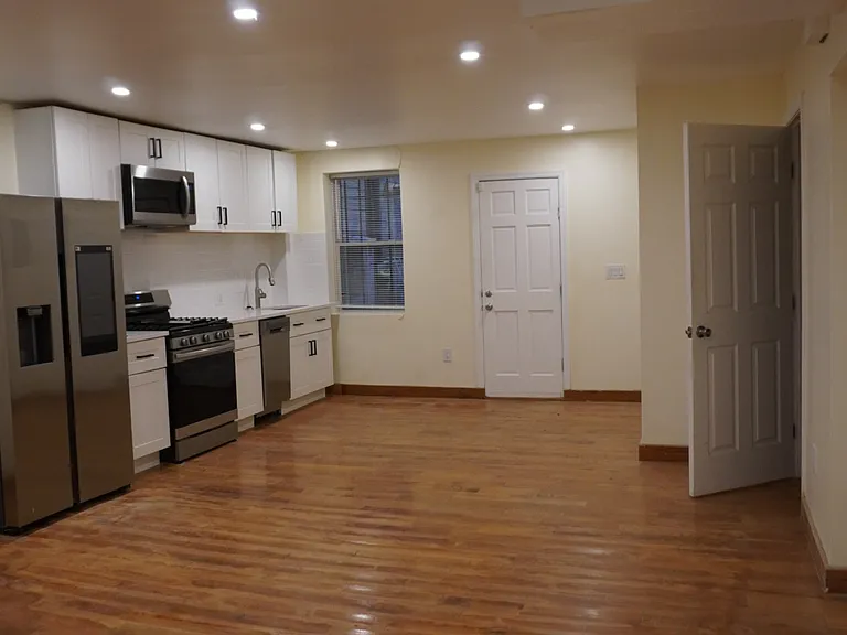 160 Washington Ave #1 — Photo 4