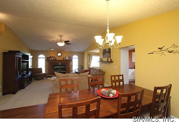 5th image of 1017 Meadow Lake Dr