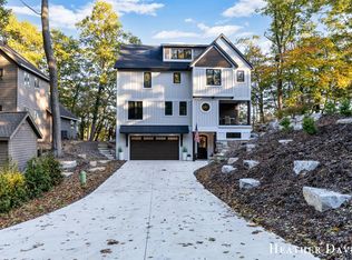 16976 Lake Ave, West Olive, MI 49460