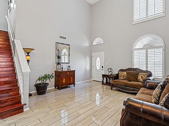 5th image of 3304 Crown Hill Pl