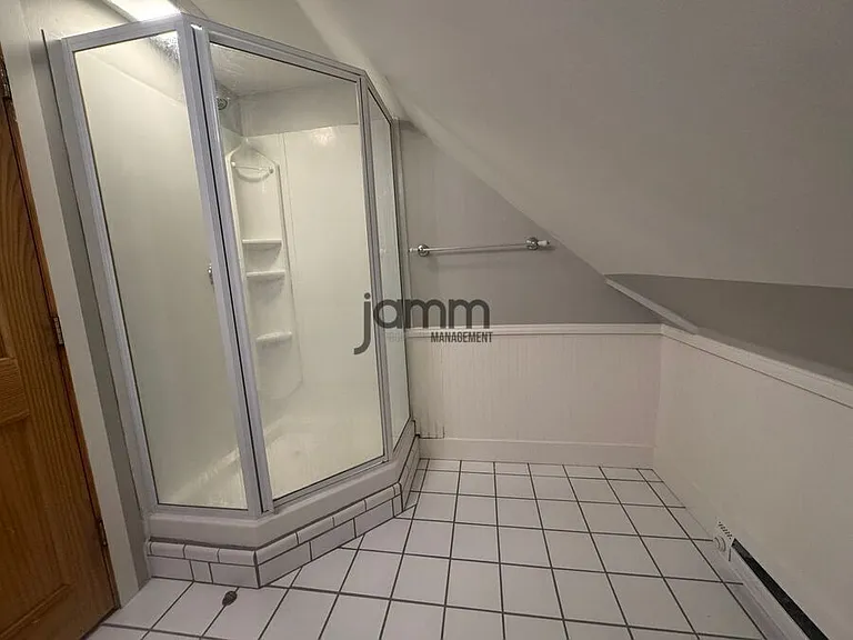 3228 E Fairfax Rd — Photo 9