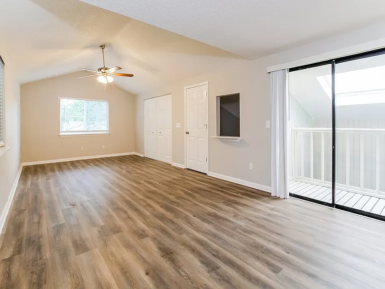 6911 Coleus Ct — Photo 11