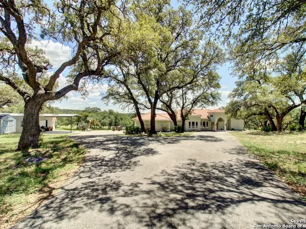 555 CROOKED OAK DR, Spring Branch, TX 78070