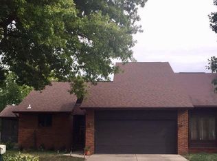 1718 Devonwood Dr, Springfield, IL 62704