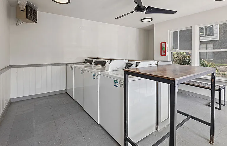 The Elise Apartments — Photo 14
