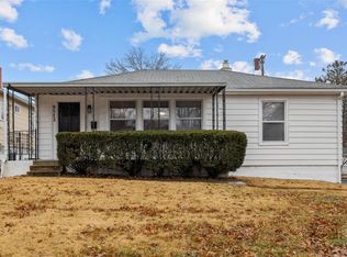 9513 Cloverhurst Dr, Saint Louis, MO 63123