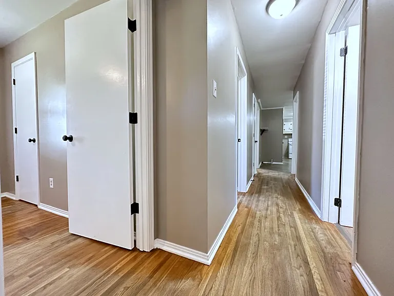 1815 E 7th St — Photo 18