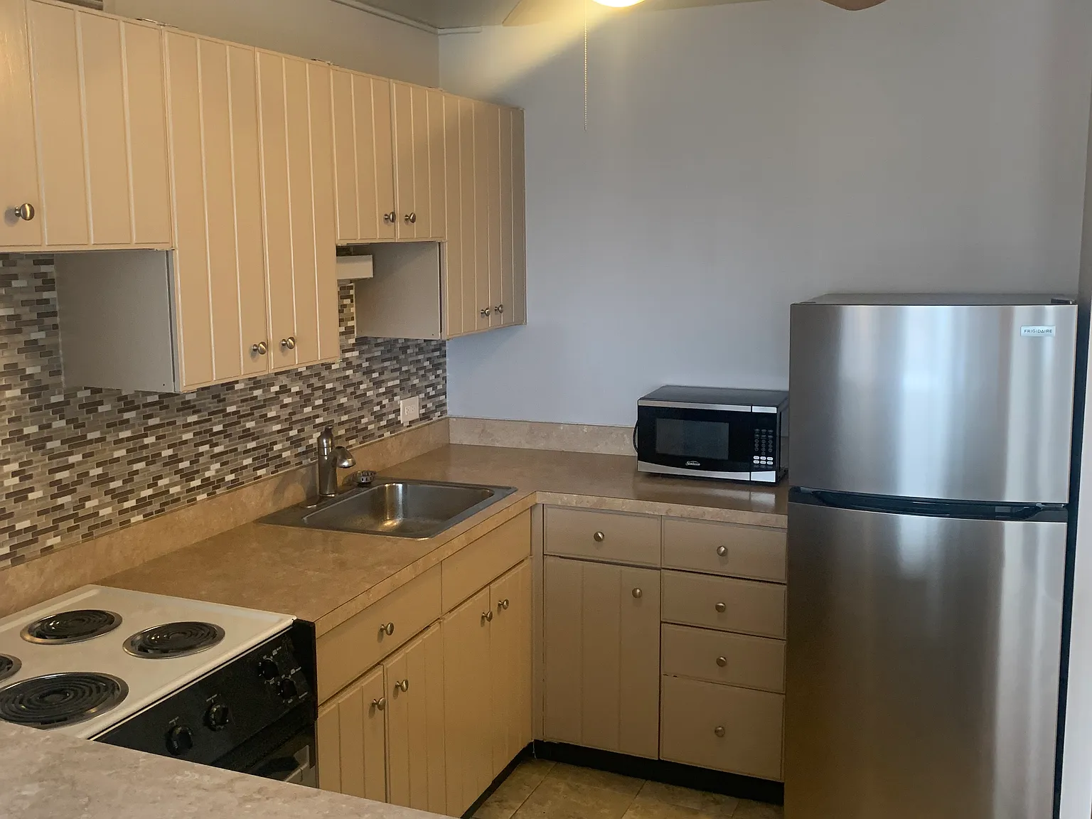 1 bed, 550 sqft, $1,900 — Photo 2