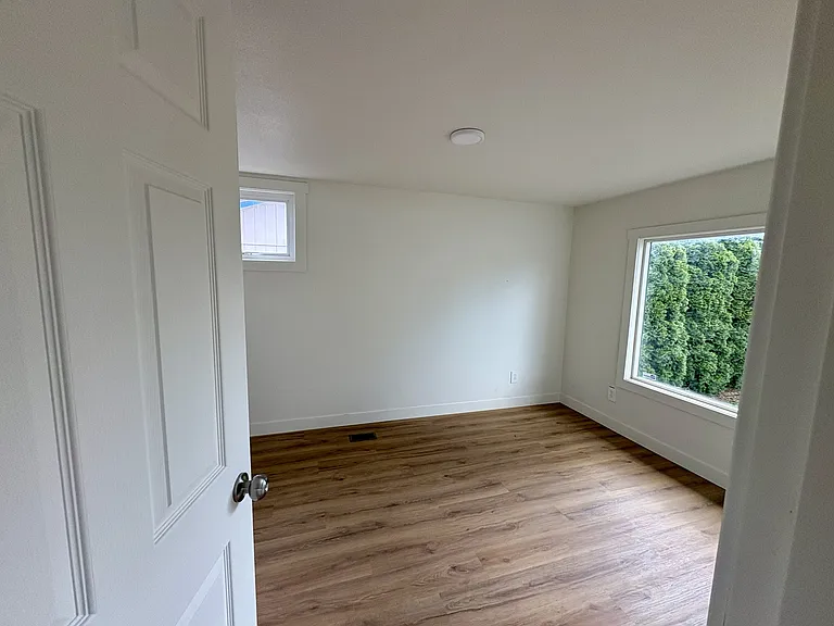 402 N Hodges Rd — Photo 5