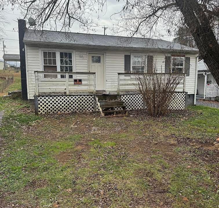 1st image of 222 E 38th St