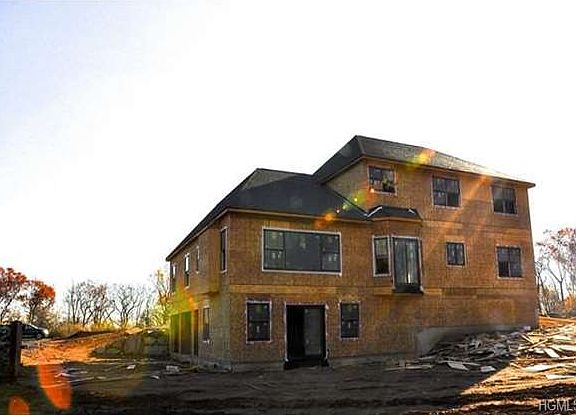 3rd image of 5 Mahoney Ct