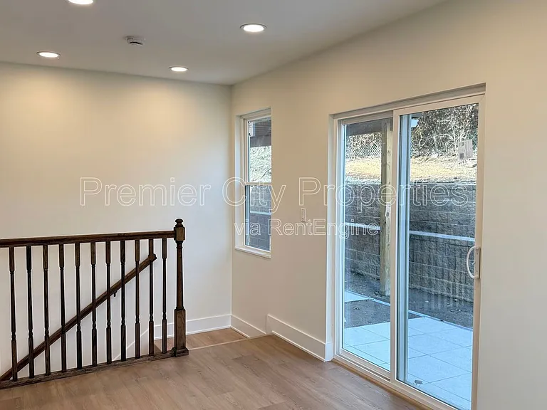 240 McGregor Ave #1 — Photo 4