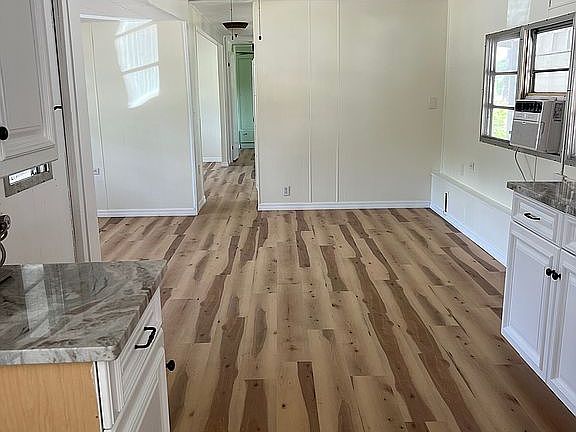 3rd image of 116 Lamplighter Ln