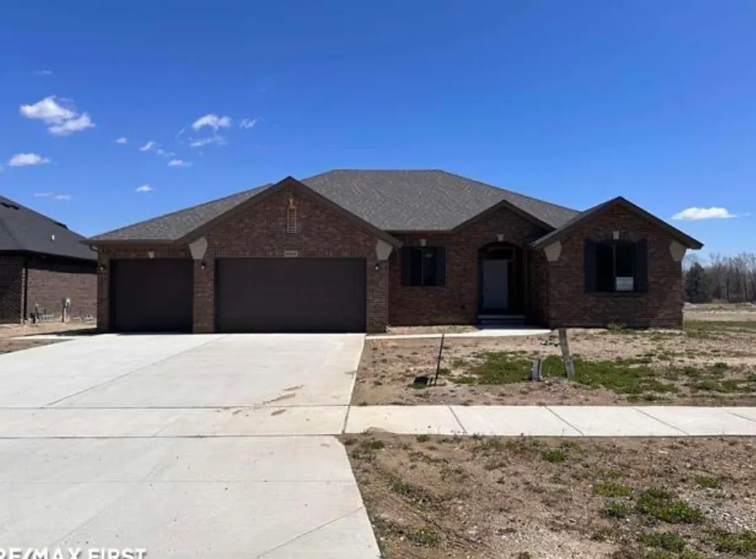3 bed, 2.5 bath, 2034 sqft, $3,200 — Photo 1