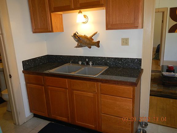 2nd image of 931 E Hadley St APT 2