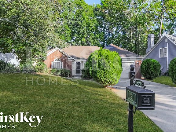 3rd image of 594 Fortune Ridge Rd